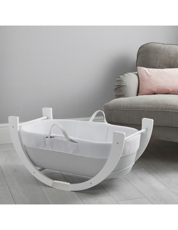 The Shnuggle Dreami® Moses Basket & Stand